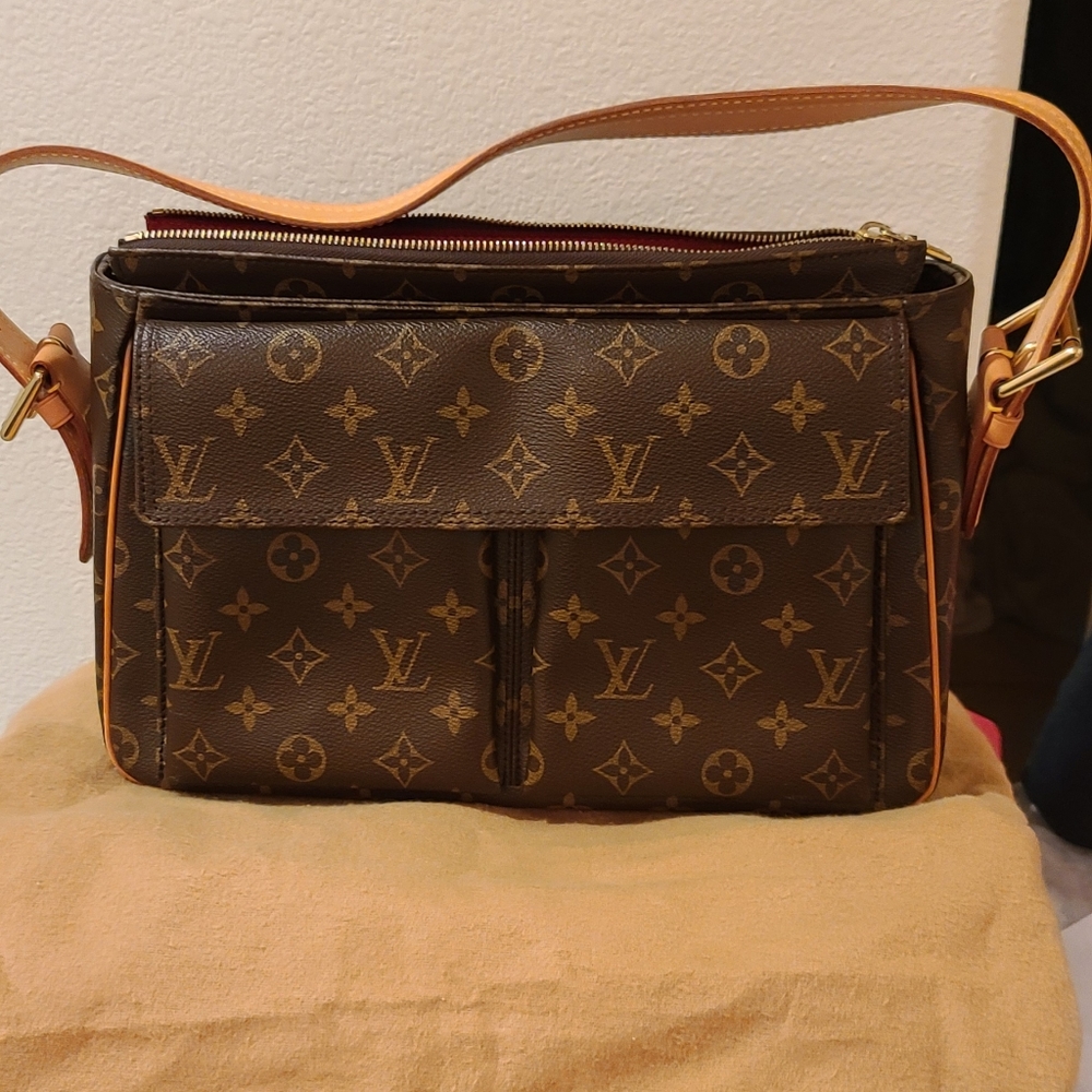 Authentic Monogram Viva-Cite GM